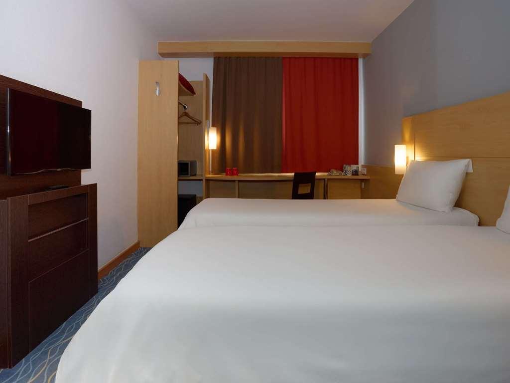 Hotel Ibis Yaroslavl Center Zimmer foto